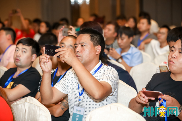 餐飲創新怎么做?餐飲創新營銷城市論壇天津站統統教給你(圖15) 餐飲創新怎么做?餐飲創新營銷城市論壇天津站統統教給你(圖15)